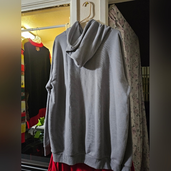 Bratz 2001 Sweater - Picture 3 of 3